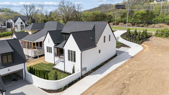 5448A Franklin Pike Cir, Brentwood, TN 37027