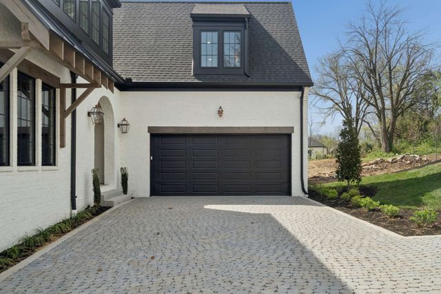 5448A Franklin Pike Cir, Brentwood, TN 37027