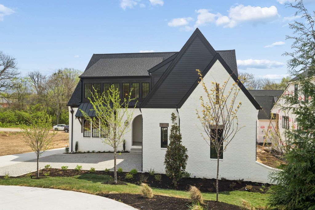 5448A Franklin Pike Cir, Brentwood, TN 37027