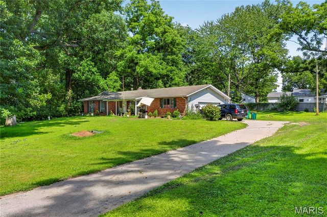 10500 Toelle Lane, St Louis, MO 63137