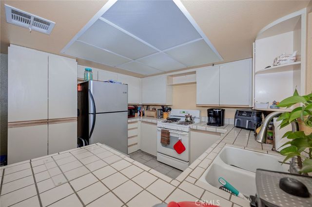 43195 Andrade Avenue L, Hemet, CA 92544