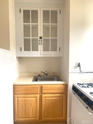 207 Woodbridge Avenue A, Metuchen, NJ 08840