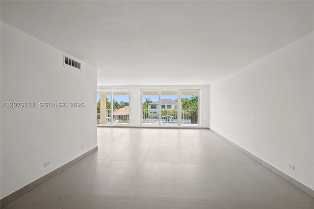 10180 W Bay Harbor Dr 3A, Bay Harbor Islands, FL 33154