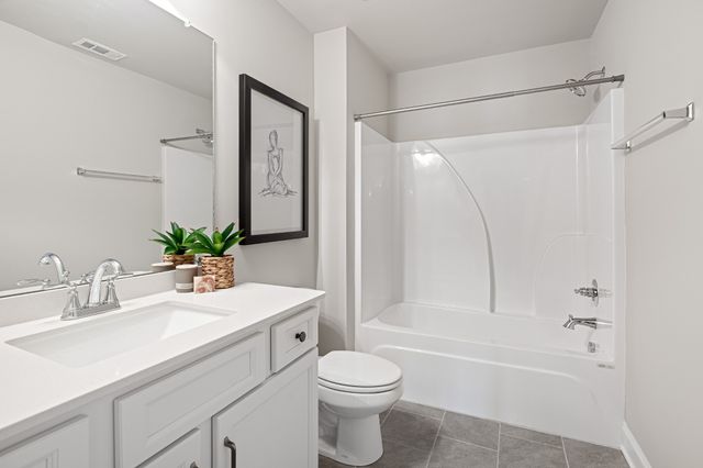 6449 Desmond Ave, Murfreesboro, TN 37128