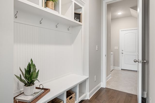 6449 Desmond Ave, Murfreesboro, TN 37128