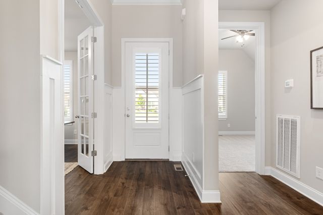 6449 Desmond Ave, Murfreesboro, TN 37128