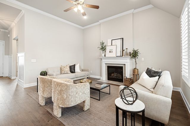 6449 Desmond Ave, Murfreesboro, TN 37128