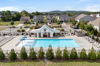 6449 Desmond Ave, Murfreesboro, TN 37128