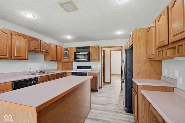 170 W 600 N, Alexandria, IN 46001