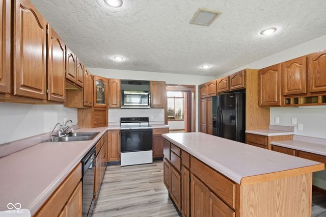 170 W 600 N, Alexandria, IN 46001