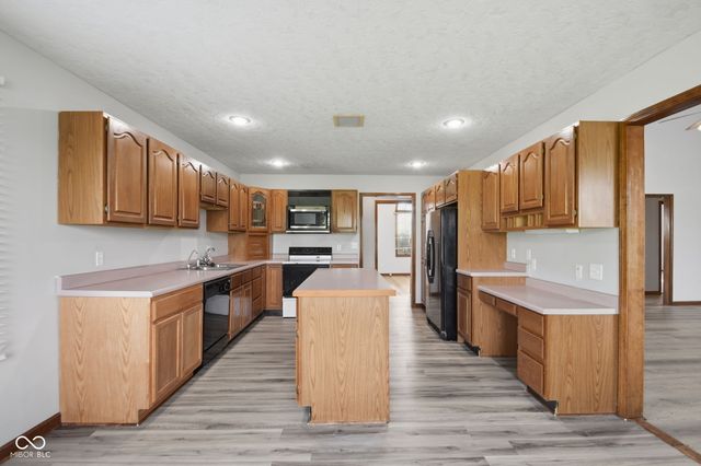 170 W 600 N, Alexandria, IN 46001