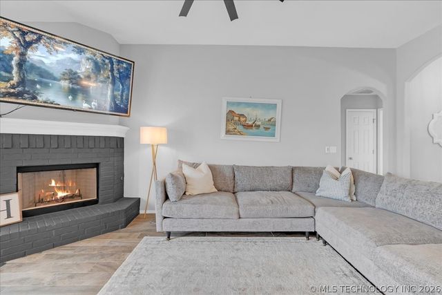 26530 Foxen Drive, Claremore, OK 74019
