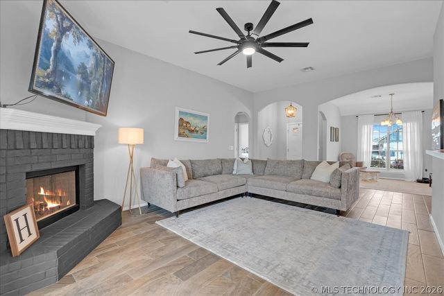 26530 Foxen Drive, Claremore, OK 74019