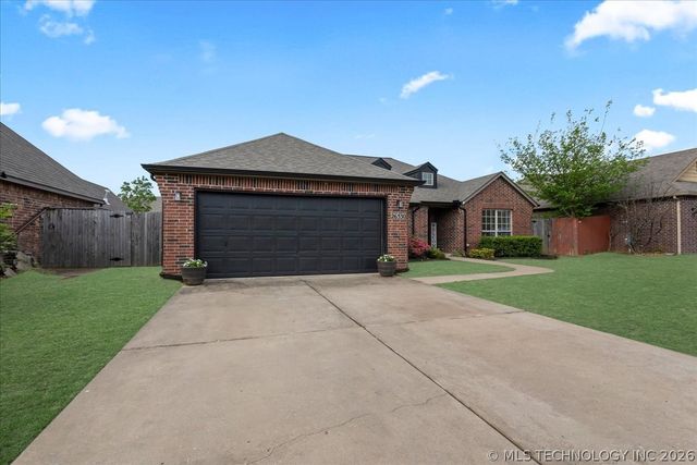 26530 Foxen Drive, Claremore, OK 74019