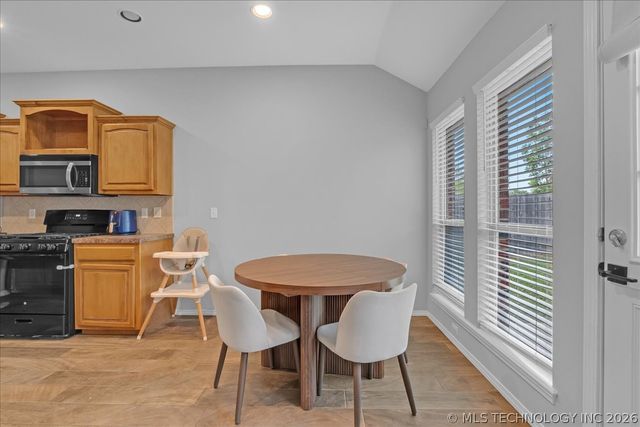 26530 Foxen Drive, Claremore, OK 74019