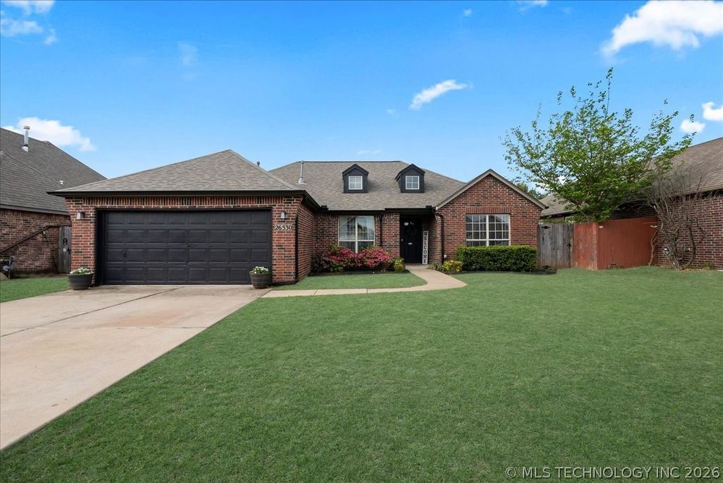 26530 Foxen Drive, Claremore, OK 74019