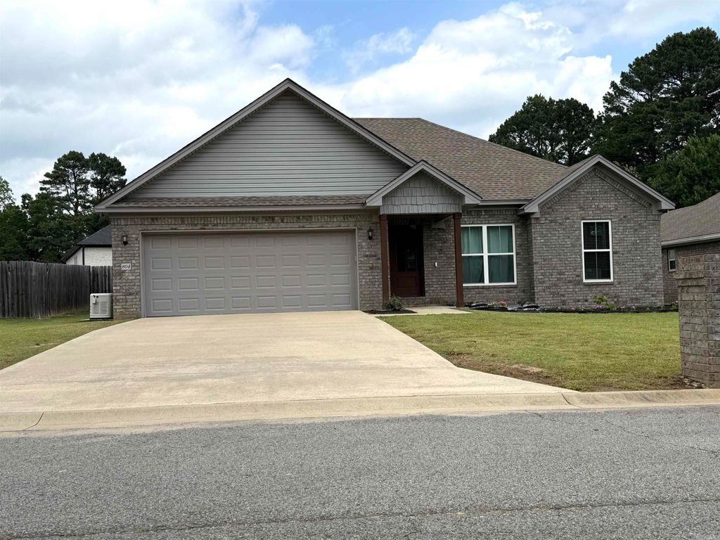804 laurel Court, Searcy, AR 72143