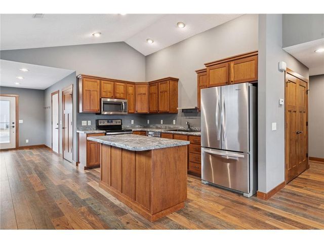 1988 Michael Lane, River Falls, WI 54022