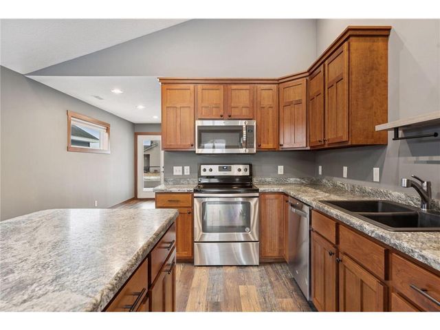 1988 Michael Lane, River Falls, WI 54022