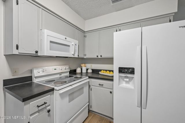 200 DEBARRY Avenue, Orange Park, FL 32073