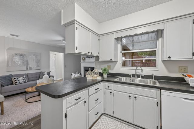 200 DEBARRY Avenue, Orange Park, FL 32073