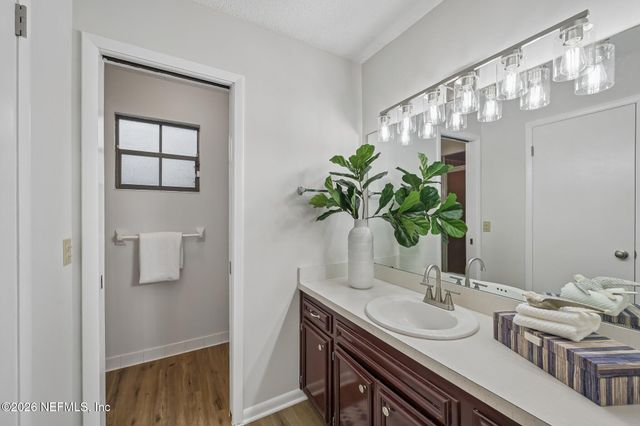 200 DEBARRY Avenue, Orange Park, FL 32073