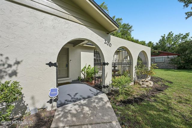 200 DEBARRY Avenue, Orange Park, FL 32073