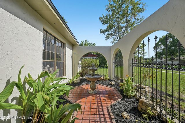 200 DEBARRY Avenue, Orange Park, FL 32073