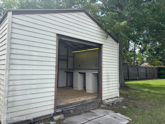 200 DEBARRY Avenue, Orange Park, FL 32073