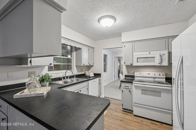 200 DEBARRY Avenue, Orange Park, FL 32073