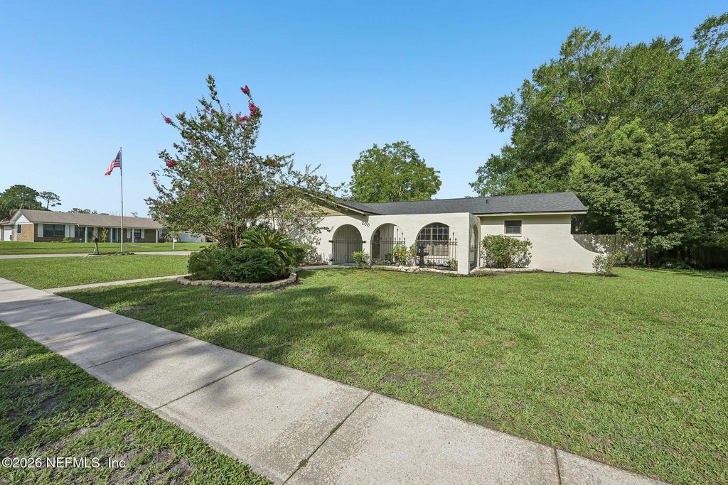 200 DEBARRY Avenue, Orange Park, FL 32073