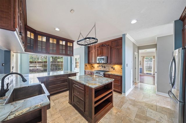 2502 Sea Horse Court, Seabrook, TX 77586