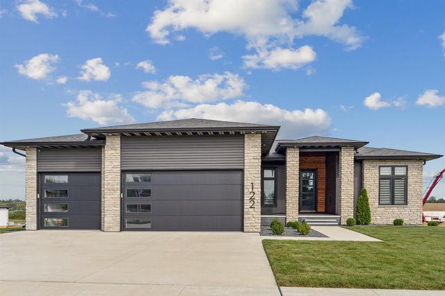 122 Kestrel Circle, Waterloo, IA 50701