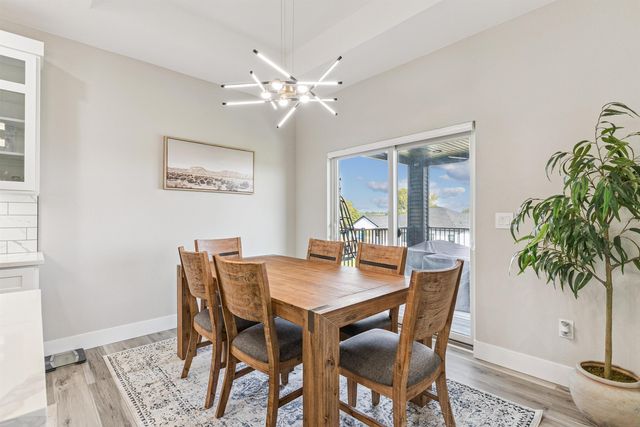 122 Kestrel Circle, Waterloo, IA 50701