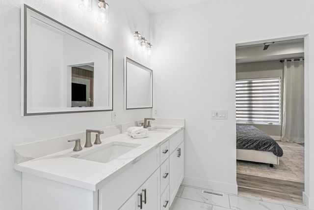 122 Kestrel Circle, Waterloo, IA 50701