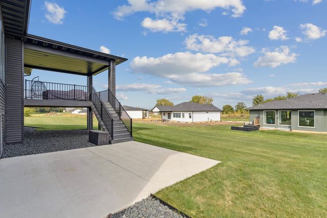 122 Kestrel Circle, Waterloo, IA 50701