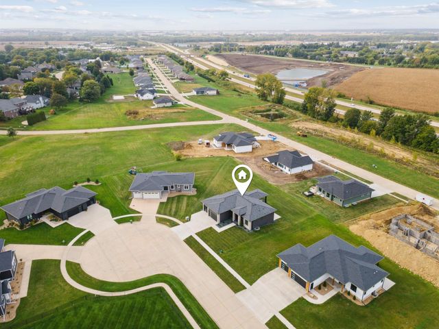 122 Kestrel Circle, Waterloo, IA 50701