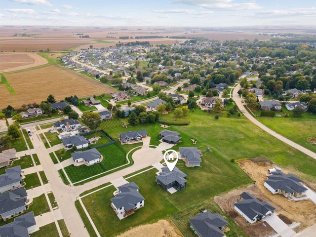 122 Kestrel Circle, Waterloo, IA 50701