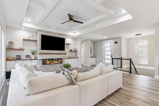 122 Kestrel Circle, Waterloo, IA 50701