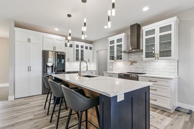 122 Kestrel Circle, Waterloo, IA 50701