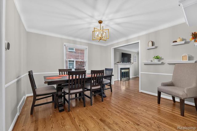 1803 Littlestone Road, Grosse Pointe Woods, MI 48236