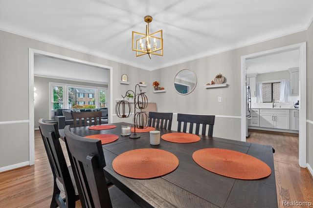 1803 Littlestone Road, Grosse Pointe Woods, MI 48236