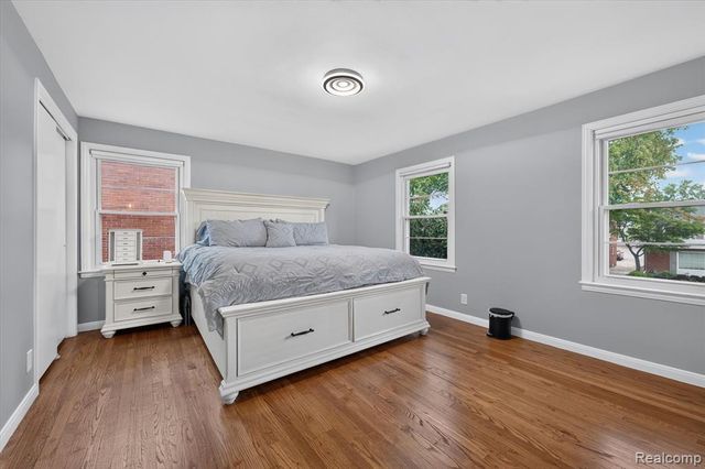 1803 Littlestone Road, Grosse Pointe Woods, MI 48236