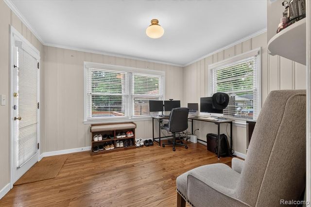 1803 Littlestone Road, Grosse Pointe Woods, MI 48236