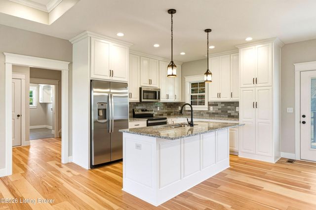 103 Brennan Ct, Shepherdsville, KY 40165