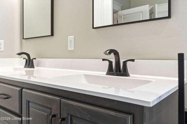 103 Brennan Ct, Shepherdsville, KY 40165