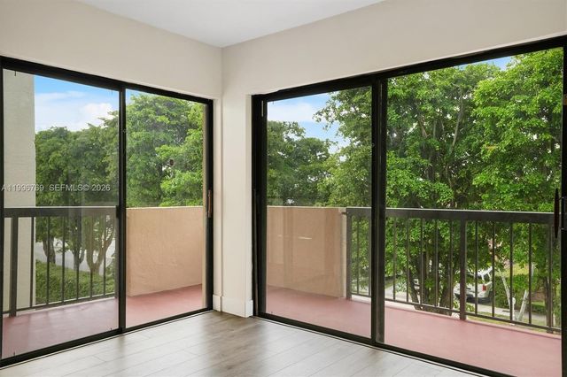 995 SW 84th Ave 309, Miami, FL 33144