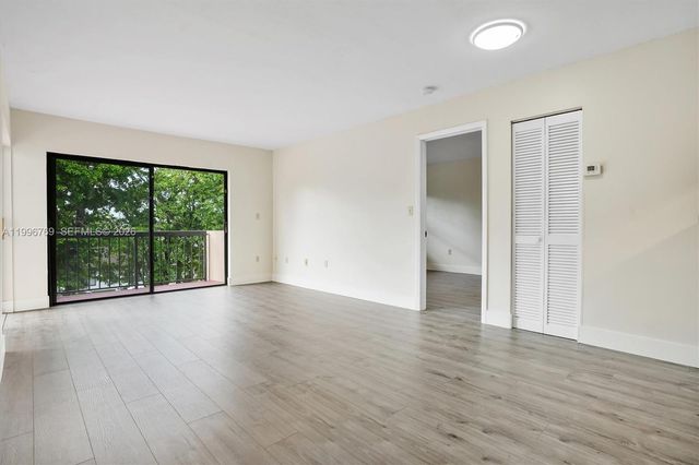 995 SW 84th Ave 309, Miami, FL 33144