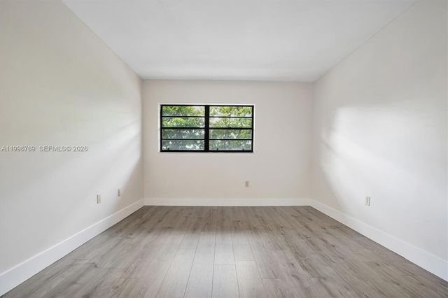 995 SW 84th Ave 309, Miami, FL 33144