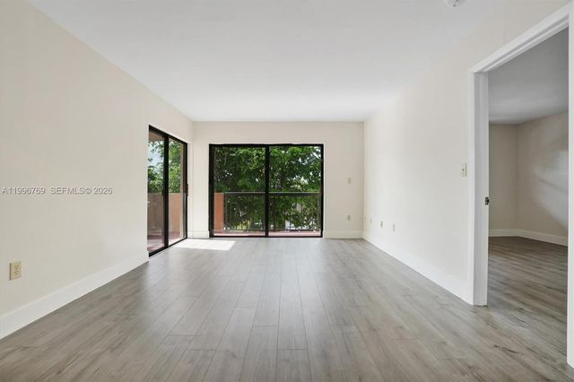 995 SW 84th Ave 309, Miami, FL 33144